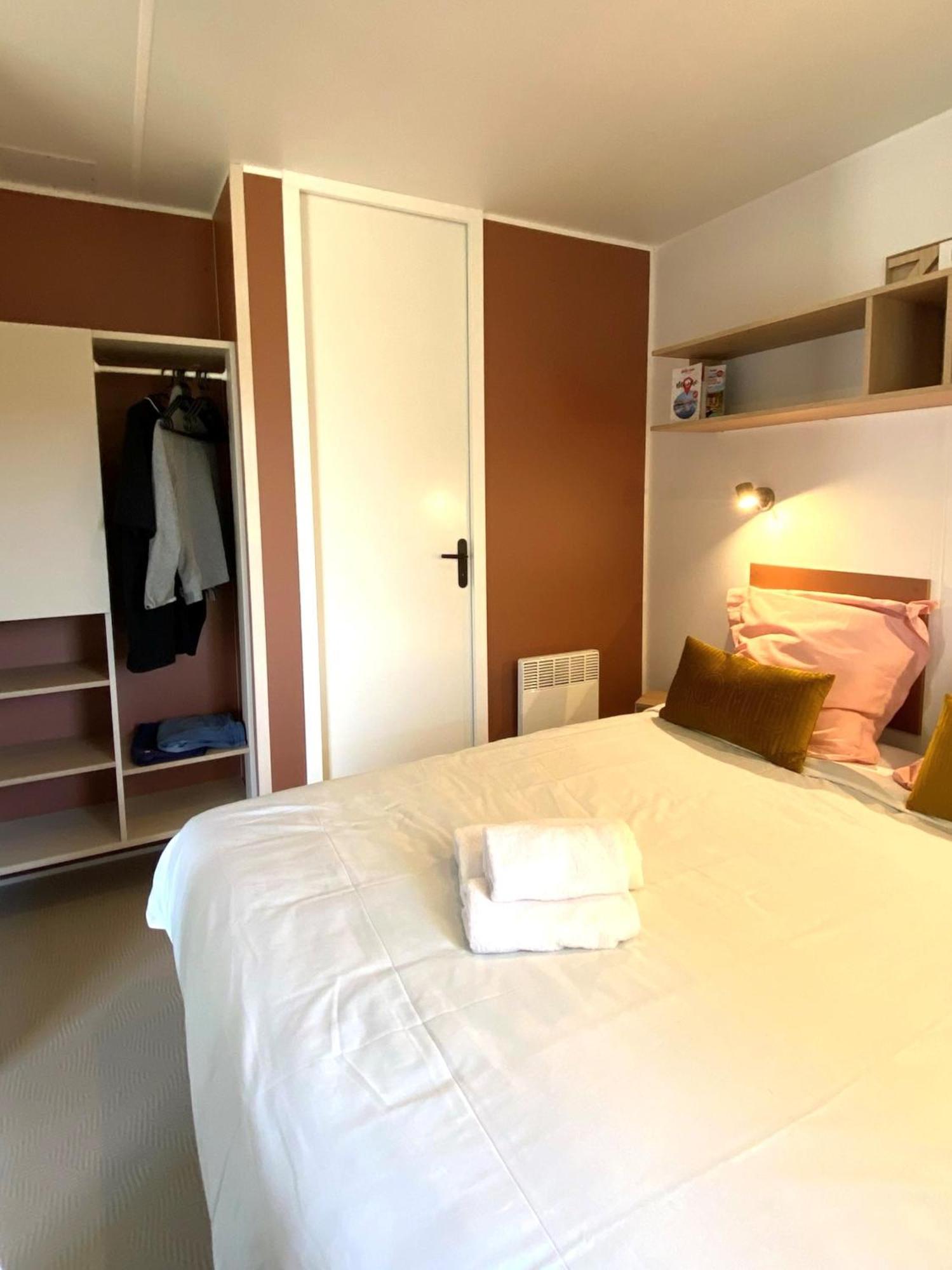 Camping Les Carolins Saint-Lo-d'Ourville Extérieur photo